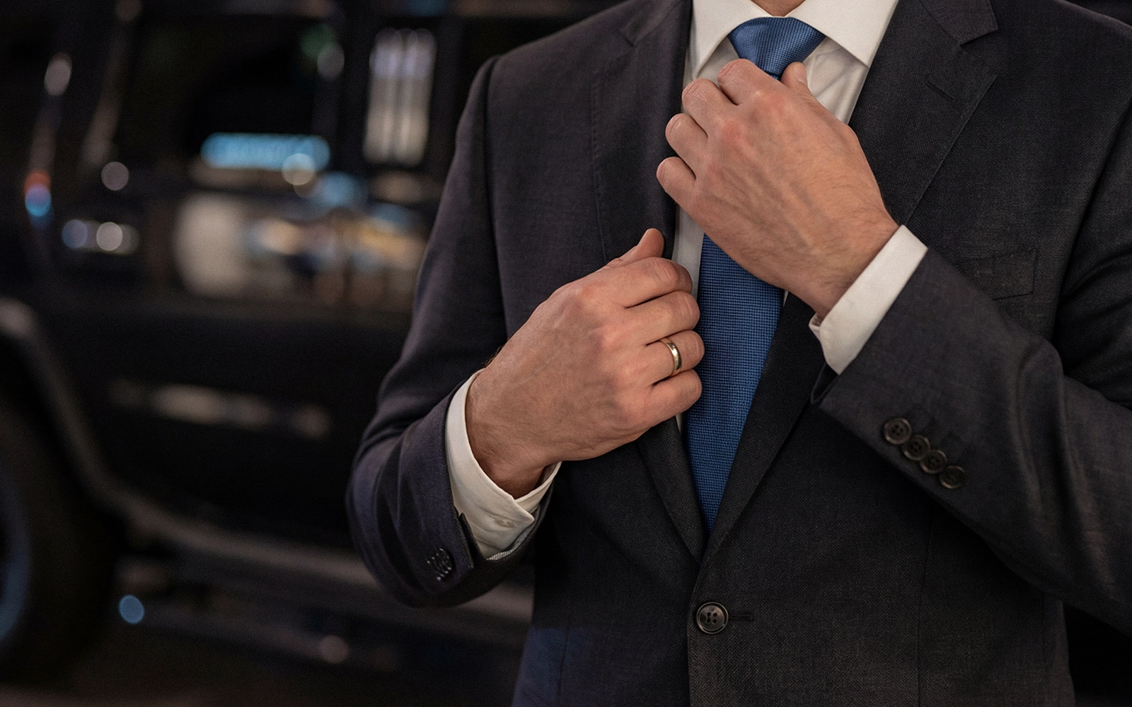 H2 Stretch-Limousine (Black, 8 Pax) – Highlight 2