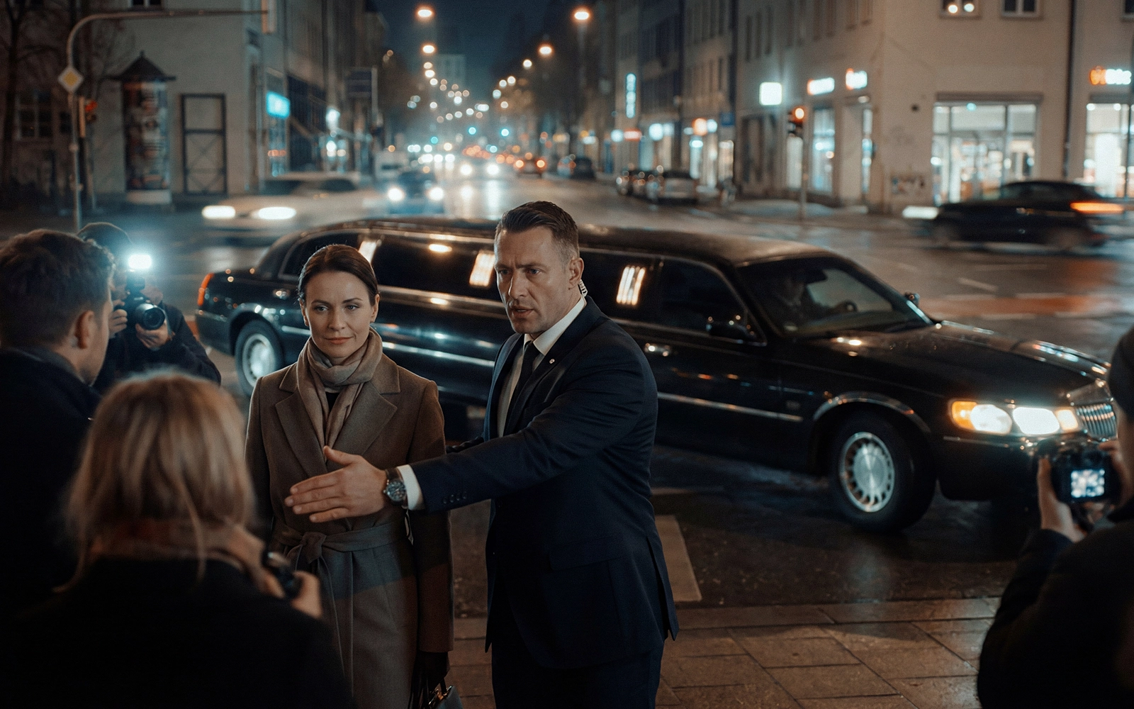 Town Car Stretch-Limousine (Black, 8 Pax) – Highlight 1