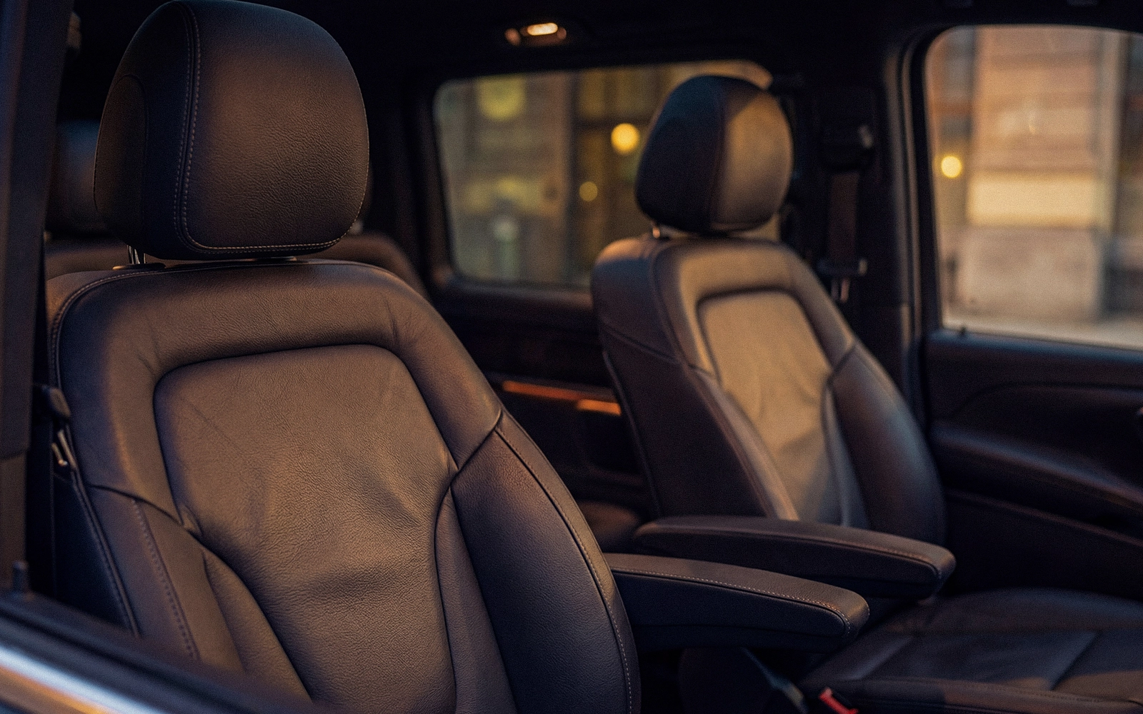 V-Klasse VIP Van (Black) – Highlight 2